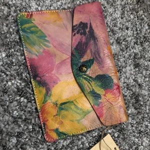 NWT Patricia Nash floral clutch